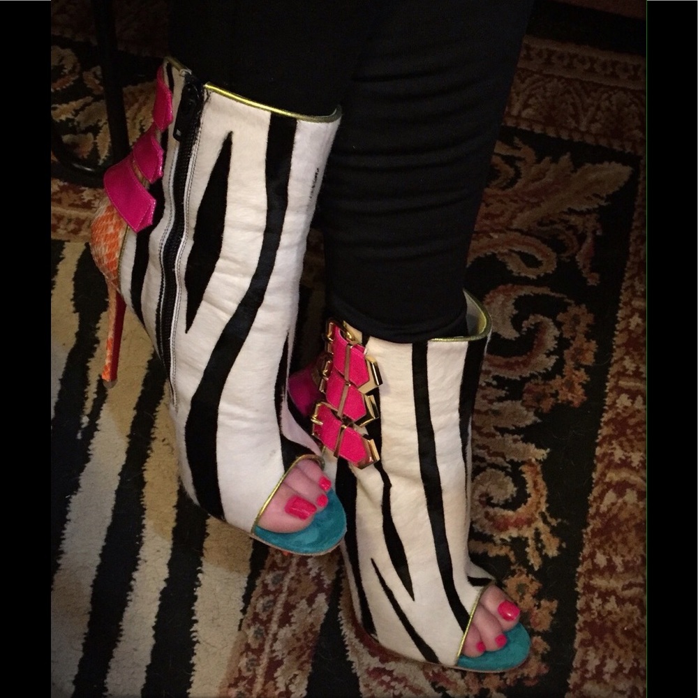 💖Christian Louboutin💖  💖  Triboclou Booties. 💖